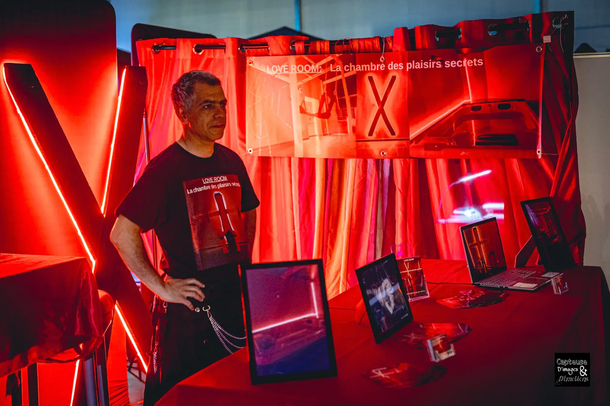 Stand d'exposant au Salon de l'Érotisme XCabaret